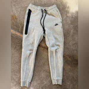 Nike Men’s Tech Fleece Jogger Pants, Grey size S